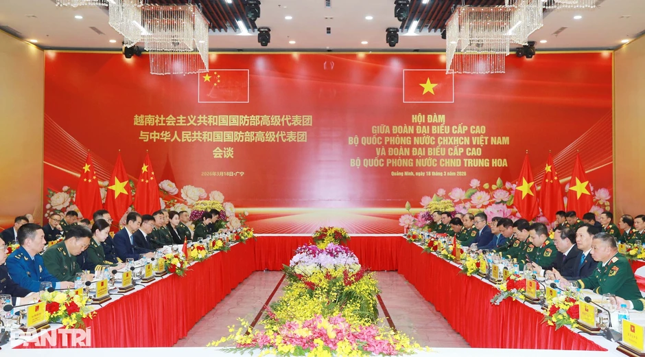 Lần đầu chứng kiến huấn luyện liên hợp hải quân hai nước Việt - Trung Lần đầu chứng kiến huấn luyện liên hợp hải quân hai nước Việt - Trung
