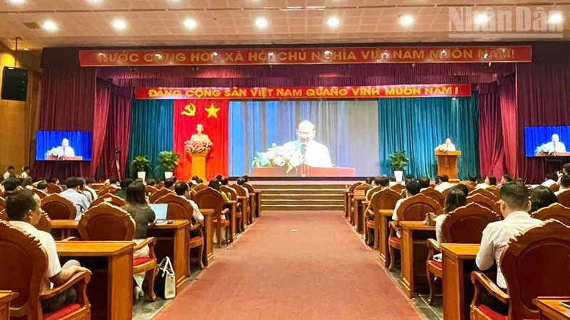 Lan tỏa “hiệu ứng domino tích cực” trên mặt trận tư tưởng Lan tỏa “hiệu ứng domino tích cực” trên mặt trận tư tưởng