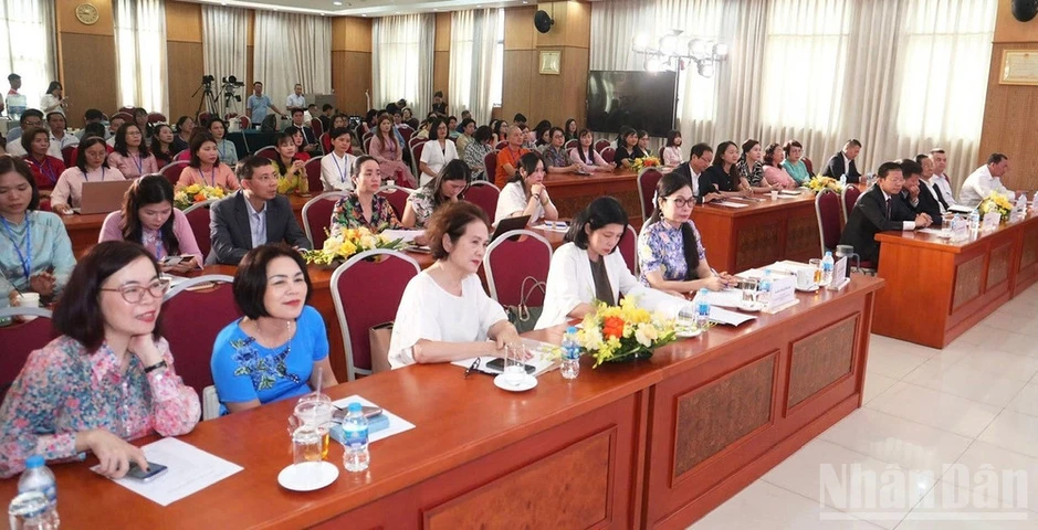 Lan tỏa phong trào gìn giữ tiếng Việt trong cộng đồng người Việt Nam ở nước ngoài Lan tỏa phong trào gìn giữ tiếng Việt trong cộng đồng người Việt Nam ở nước ngoài