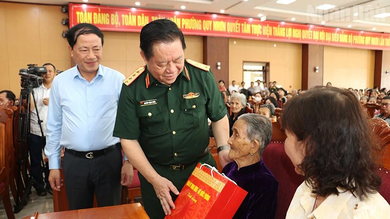 Lan tỏa truyền thống “Uống nước nhớ nguồn” Lan tỏa truyền thống “Uống nước nhớ nguồn”
