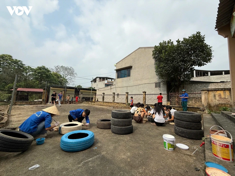 Lan tỏa yêu thương tới trẻ em vùng cao Thái Nguyên Lan tỏa yêu thương tới trẻ em vùng cao Thái Nguyên