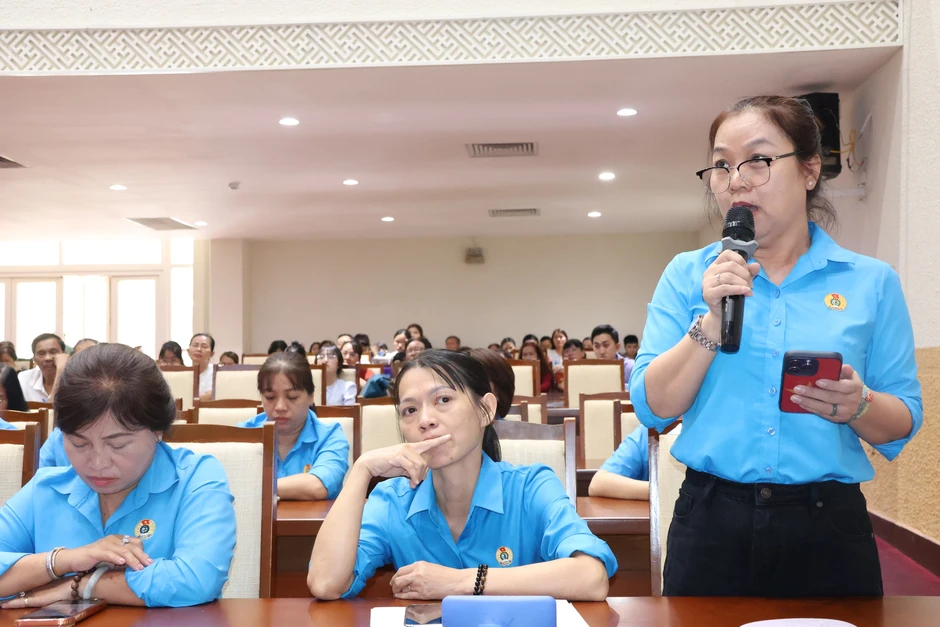 Lắng nghe, thấu hiểu để phục vụ người dân tốt hơn Lắng nghe, thấu hiểu để phục vụ người dân tốt hơn