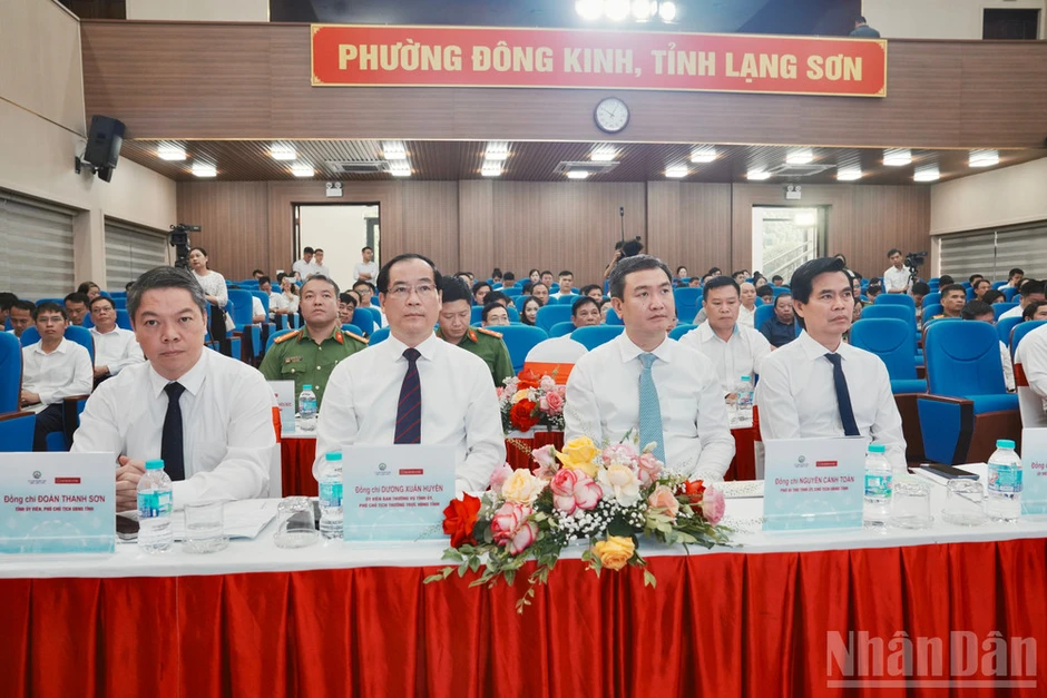 Lạng Sơn khai trương mô hình “Trạm dịch vụ công số” Lạng Sơn khai trương mô hình “Trạm dịch vụ công số”