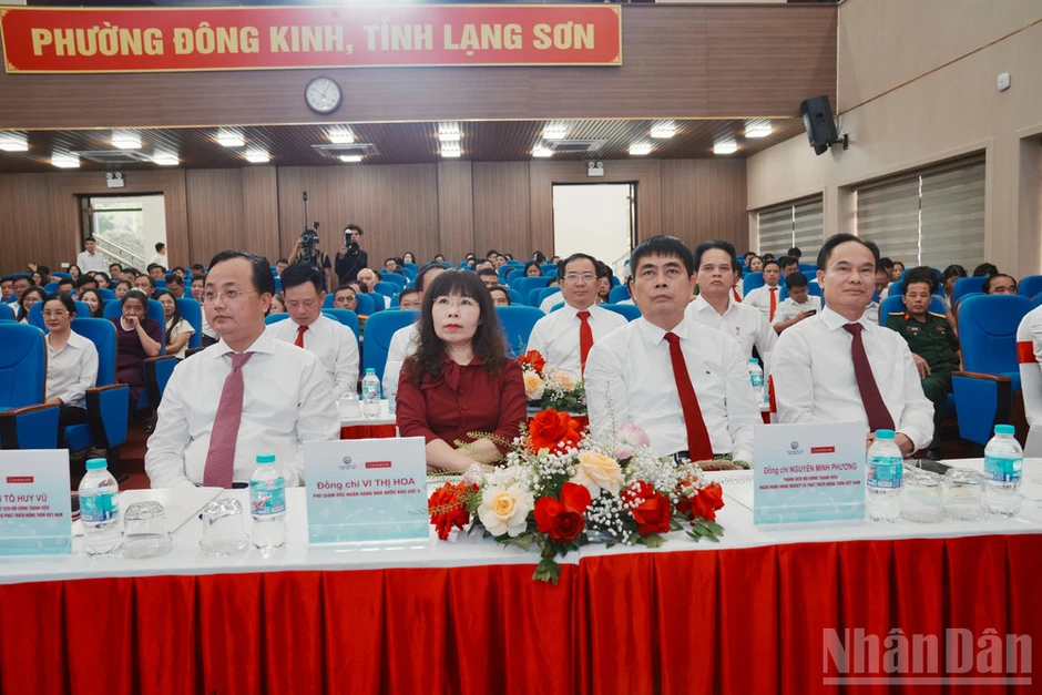 Lạng Sơn khai trương mô hình “Trạm dịch vụ công số” Lạng Sơn khai trương mô hình “Trạm dịch vụ công số”