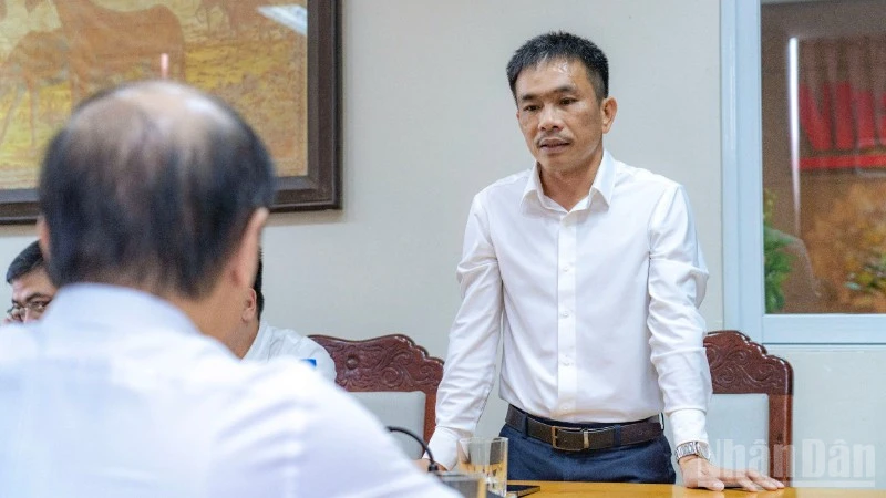 Lãnh đạo Ban Tuyên giáo và Dân vận Trung ương thăm, chúc mừng Đại diện Báo Nhân Dân tại miền trung-Tây Nguyên Lãnh đạo Ban Tuyên giáo và Dân vận Trung ương thăm, chúc mừng Đại diện Báo Nhân Dân tại miền trung-Tây Nguyên