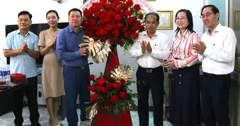 Lãnh đạo Đà Nẵng thăm TinVina nhân ngày 21-6
