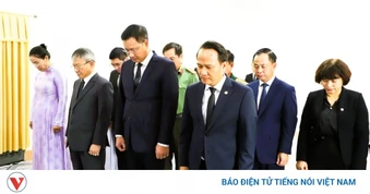 Lãnh đạo Đà Nẵng viếng Chủ tịch Quốc hội Lào Xaysomphone Phomvihane