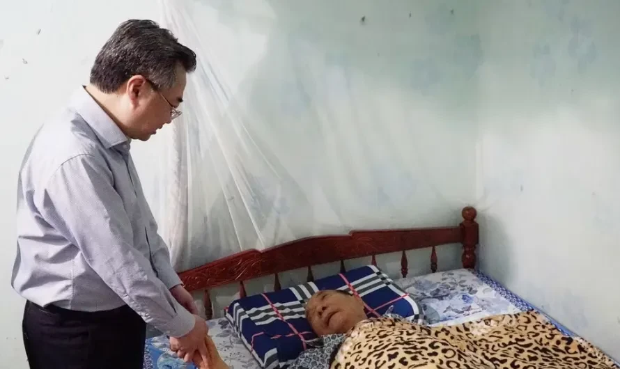 Lãnh đạo Đảng, Nhà nước chăm lo các gia đình chính sách ở nhiều địa phương Lãnh đạo Đảng, Nhà nước chăm lo các gia đình chính sách ở nhiều địa phương