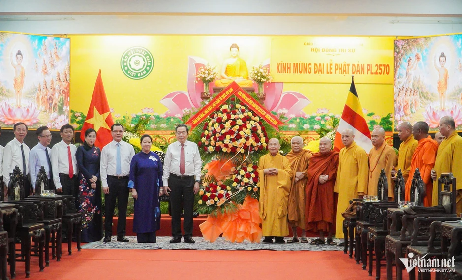 Lãnh đạo Đảng, Nhà nước chúc mừng Đại lễ Phật đản tại TPHCM Lãnh đạo Đảng, Nhà nước chúc mừng Đại lễ Phật đản tại TPHCM