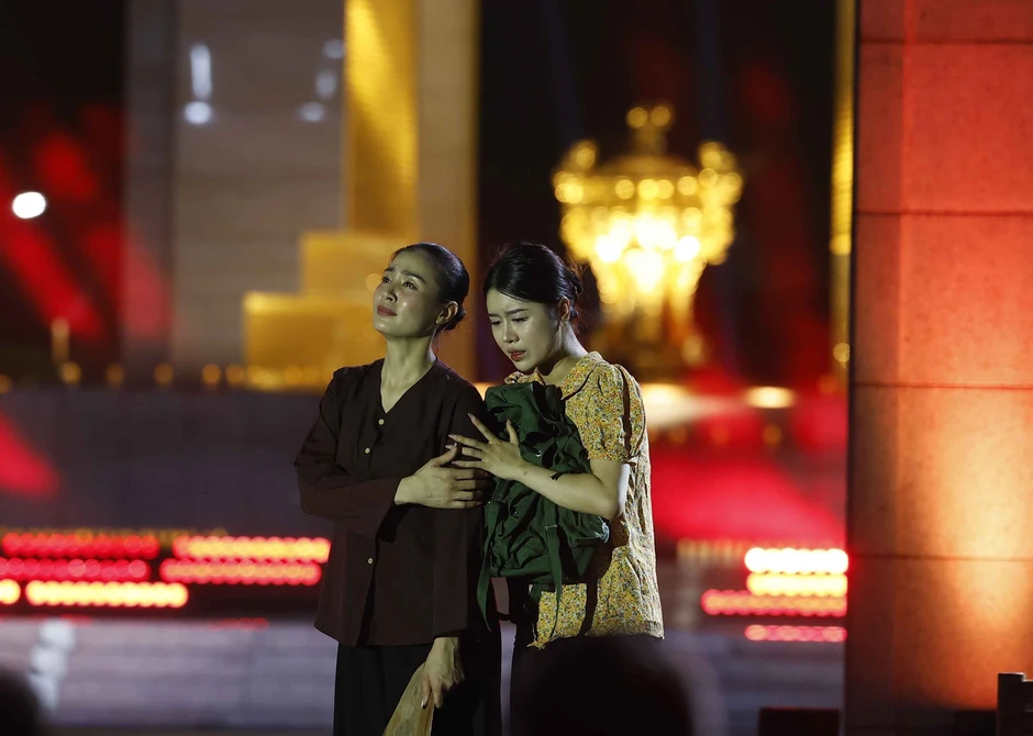 Lãnh đạo Đảng, Nhà nước dự Cầu truyền hình 'Sao sáng dẫn đường' Lãnh đạo Đảng, Nhà nước dự Cầu truyền hình 'Sao sáng dẫn đường'