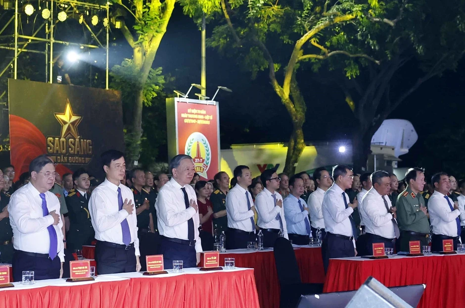 Lãnh đạo Đảng, Nhà nước dự Cầu truyền hình 'Sao sáng dẫn đường' Lãnh đạo Đảng, Nhà nước dự Cầu truyền hình 'Sao sáng dẫn đường'