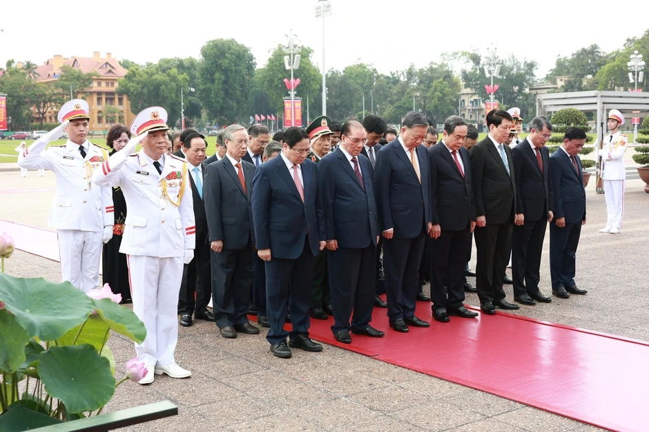 Lãnh đạo Đảng, Nhà nước, MTTQ vào Lăng viếng Chủ tịch Hồ Chí Minh Lãnh đạo Đảng, Nhà nước, MTTQ vào Lăng viếng Chủ tịch Hồ Chí Minh