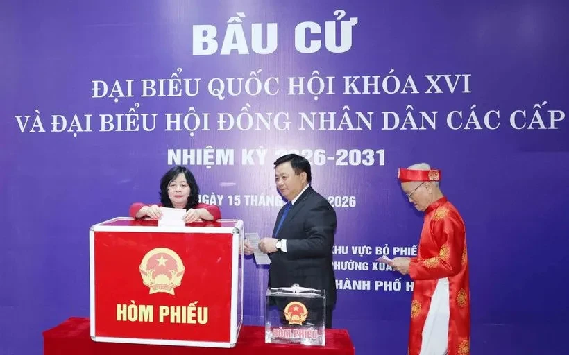Lãnh đạo Đảng, Nhà nước, MTTQ Việt Nam bỏ phiếu tại các điểm bầu cử ở Hà Nội