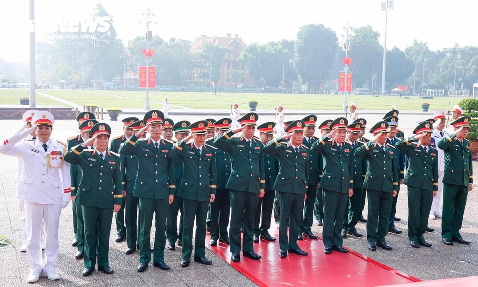 Lãnh đạo Đảng, Nhà nước tưởng niệm các Anh hùng liệt sĩ, vào Lăng viếng Bác Lãnh đạo Đảng, Nhà nước tưởng niệm các Anh hùng liệt sĩ, vào Lăng viếng Bác