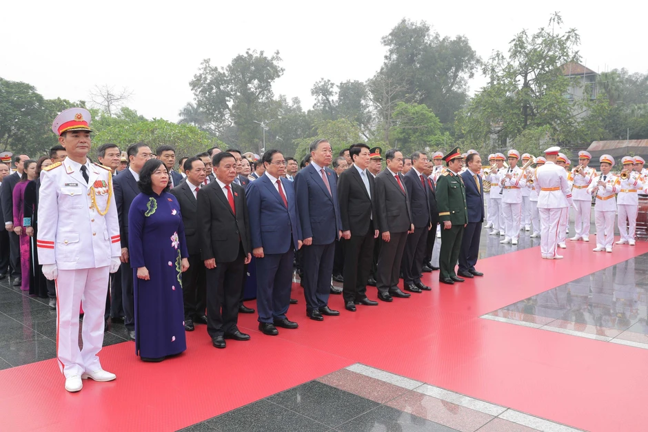 Lãnh đạo Đảng, Nhà nước và các đại biểu Quốc hội vào Lăng viếng Chủ tịch Hồ Chí Minh Lãnh đạo Đảng, Nhà nước và các đại biểu Quốc hội vào Lăng viếng Chủ tịch Hồ Chí Minh