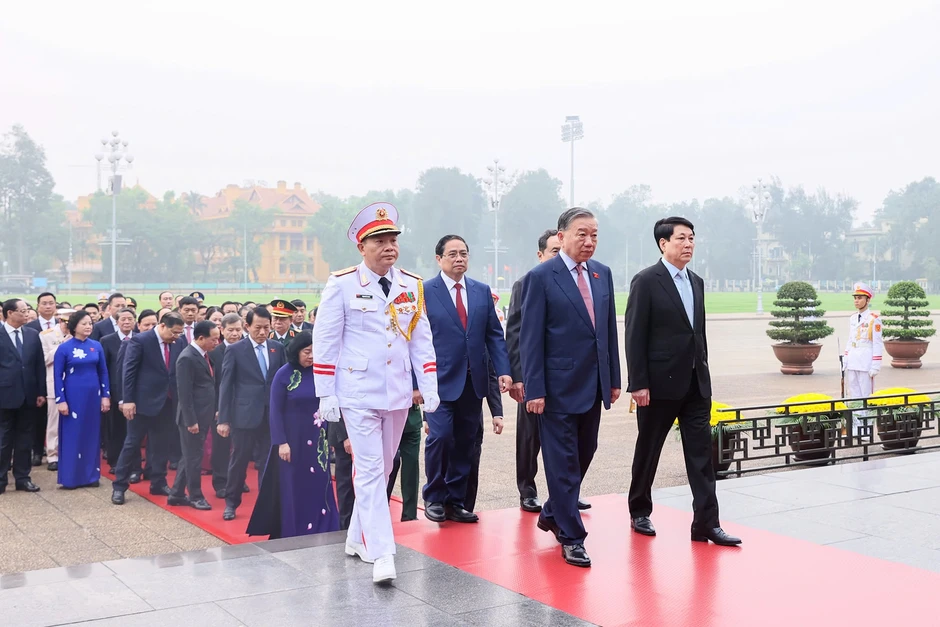 Lãnh đạo Đảng, Nhà nước và các đại biểu Quốc hội vào Lăng viếng Chủ tịch Hồ Chí Minh Lãnh đạo Đảng, Nhà nước và các đại biểu Quốc hội vào Lăng viếng Chủ tịch Hồ Chí Minh