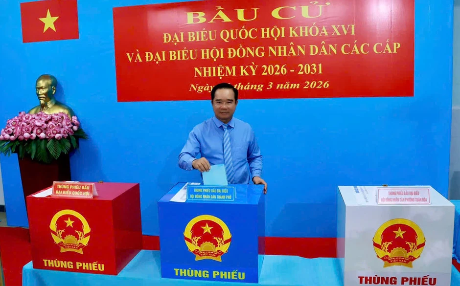Lãnh đạo, nguyên lãnh đạo Đảng, Nhà nước tham gia bầu cử tại TP Hồ Chí Minh Lãnh đạo, nguyên lãnh đạo Đảng, Nhà nước tham gia bầu cử tại TP Hồ Chí Minh