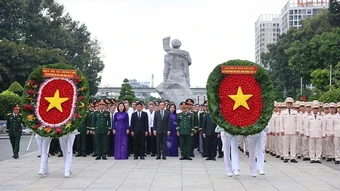 Lãnh đạo Thành phố Hồ Chí Minh viếng Nghĩa trang Liệt sĩ