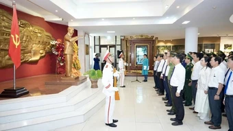 Lãnh đạo thành phố Huế tưởng niệm Ngày sinh Chủ tịch Hồ Chí Minh