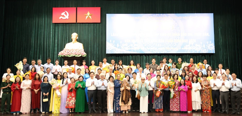 Lãnh đạo Thành ủy TPHCM thông tin tiến độ Nhà hát Giao hưởng, trung tâm biểu diễn Thủ Thiêm Lãnh đạo Thành ủy TPHCM thông tin tiến độ Nhà hát Giao hưởng, trung tâm biểu diễn Thủ Thiêm
