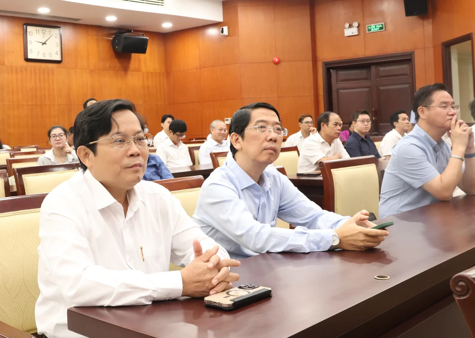 Lãnh đạo Thành ủy TPHCM thông tin tiến độ Nhà hát Giao hưởng, trung tâm biểu diễn Thủ Thiêm Lãnh đạo Thành ủy TPHCM thông tin tiến độ Nhà hát Giao hưởng, trung tâm biểu diễn Thủ Thiêm