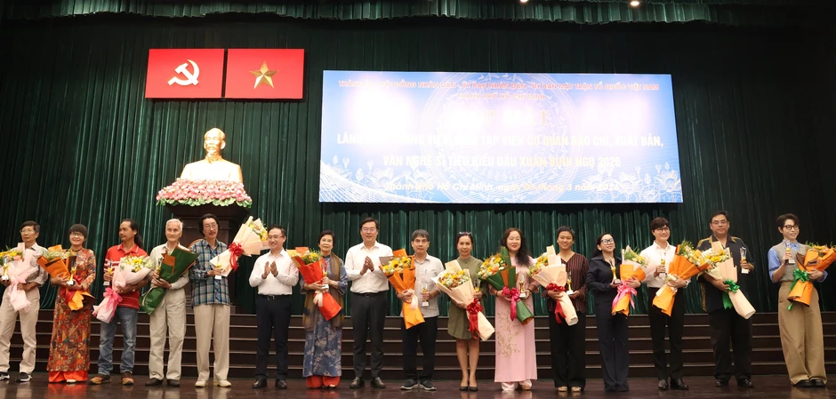 Lãnh đạo Thành ủy TPHCM thông tin tiến độ Nhà hát Giao hưởng, trung tâm biểu diễn Thủ Thiêm Lãnh đạo Thành ủy TPHCM thông tin tiến độ Nhà hát Giao hưởng, trung tâm biểu diễn Thủ Thiêm