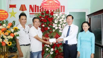 Lãnh đạo tỉnh An Giang thăm, chúc mừng Văn phòng đại diện Báo Nhân Dân
