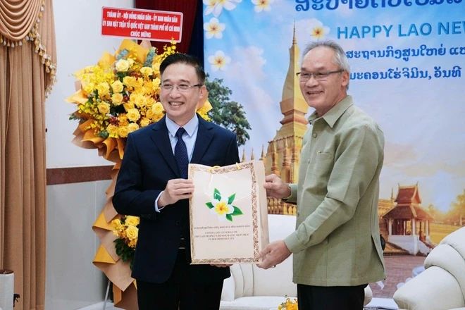 Lãnh đạo TPHCM chúc tết Bunpimay tại Tổng Lãnh sự quán Lào Lãnh đạo TPHCM chúc tết Bunpimay tại Tổng Lãnh sự quán Lào