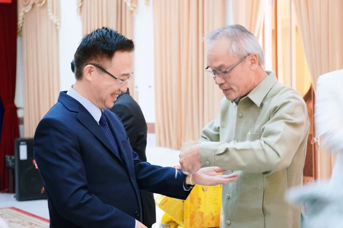 Lãnh đạo TPHCM chúc tết Bunpimay tại Tổng Lãnh sự quán Lào Lãnh đạo TPHCM chúc tết Bunpimay tại Tổng Lãnh sự quán Lào