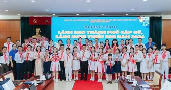 Lãnh đạo TPHCM gặp gỡ, lắng nghe thiếu nhi