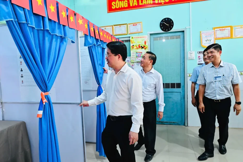 Lãnh đạo TPHCM kiểm tra công tác chuẩn bị bầu cử tại các xã Nhuận Đức, Phú Hòa Đông và Củ Chi. Lãnh đạo TPHCM kiểm tra công tác chuẩn bị bầu cử tại các xã Nhuận Đức, Phú Hòa Đông và Củ Chi.