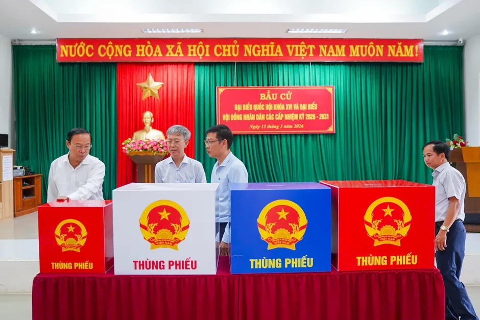 Lãnh đạo TPHCM kiểm tra công tác chuẩn bị bầu cử tại đặc khu Côn Đảo Lãnh đạo TPHCM kiểm tra công tác chuẩn bị bầu cử tại đặc khu Côn Đảo