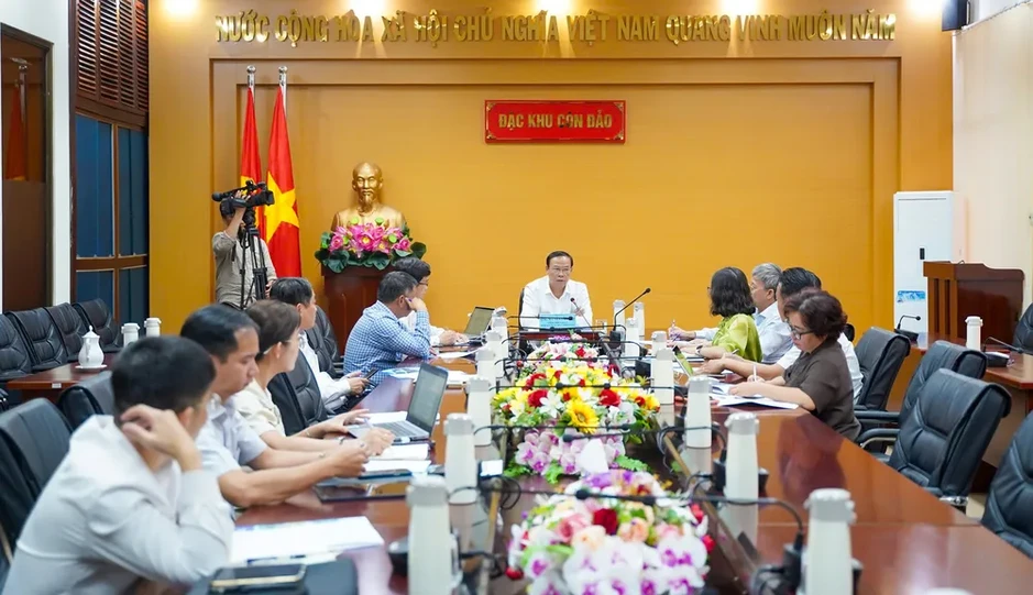 Lãnh đạo TPHCM kiểm tra công tác chuẩn bị bầu cử tại đặc khu Côn Đảo Lãnh đạo TPHCM kiểm tra công tác chuẩn bị bầu cử tại đặc khu Côn Đảo