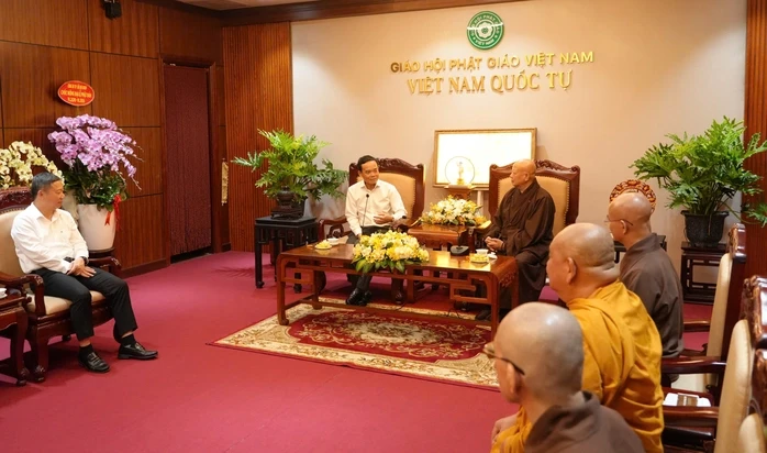 Lãnh đạo TPHCM thăm, chúc mừng Đại lễ Phật đản Lãnh đạo TPHCM thăm, chúc mừng Đại lễ Phật đản