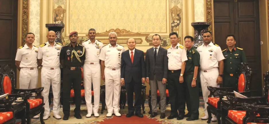 Lãnh đạo TPHCM tiếp Tư lệnh Hạm đội Miền Đông Hải quân Ấn Độ Lãnh đạo TPHCM tiếp Tư lệnh Hạm đội Miền Đông Hải quân Ấn Độ