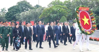 Lãnh đạo TPHCM viếng các Anh hùng liệt sĩ, Chủ tịch Hồ Chí Minh