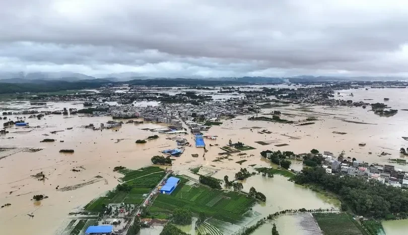 Lãnh đạo Việt Nam gửi điện thăm hỏi về thiệt hại do mưa lũ ở Trung Quốc Lãnh đạo Việt Nam gửi điện thăm hỏi về thiệt hại do mưa lũ ở Trung Quốc