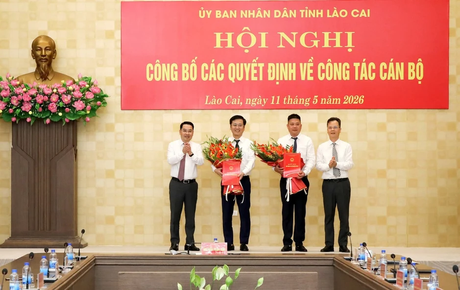 Lào Cai công bố các quyết định về công tác cán bộ Lào Cai công bố các quyết định về công tác cán bộ