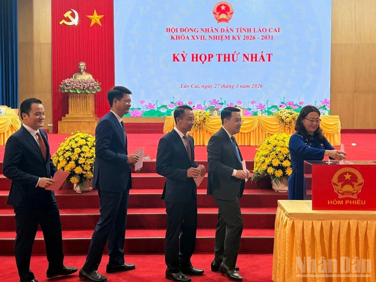 Lào Cai kiện toàn các chức danh lãnh đạo Hội đồng nhân dân và Ủy ban nhân dân tỉnh Lào Cai kiện toàn các chức danh lãnh đạo Hội đồng nhân dân và Ủy ban nhân dân tỉnh