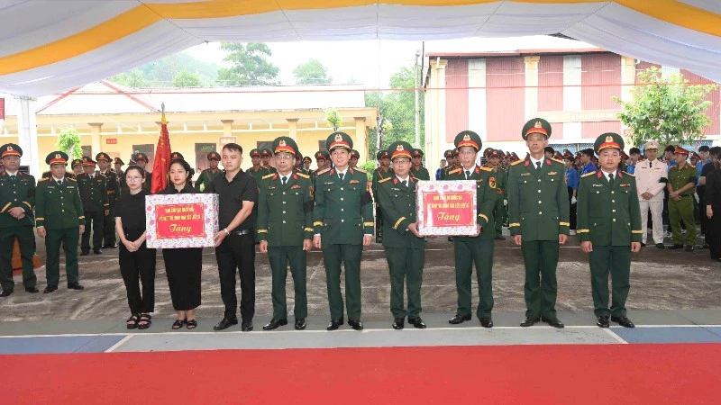 Lào Cai truy điệu, an táng 9 hài cốt liệt sĩ tại xã Bát Xát Lào Cai truy điệu, an táng 9 hài cốt liệt sĩ tại xã Bát Xát
