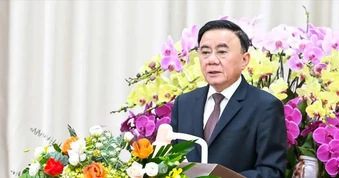 Lấy hiệu quả công việc và sự hài lòng của nhân dân làm thước đo bắt buộc trong đánh giá cán bộ