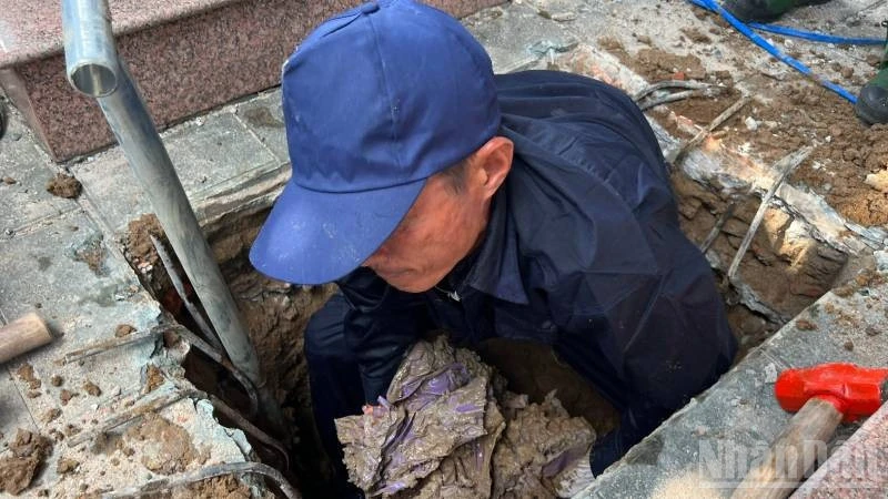 Lấy mẫu hài cốt liệt sĩ tại Nghĩa trang Liệt sĩ Bến Tre phục vụ giám định ADN Lấy mẫu hài cốt liệt sĩ tại Nghĩa trang Liệt sĩ Bến Tre phục vụ giám định ADN