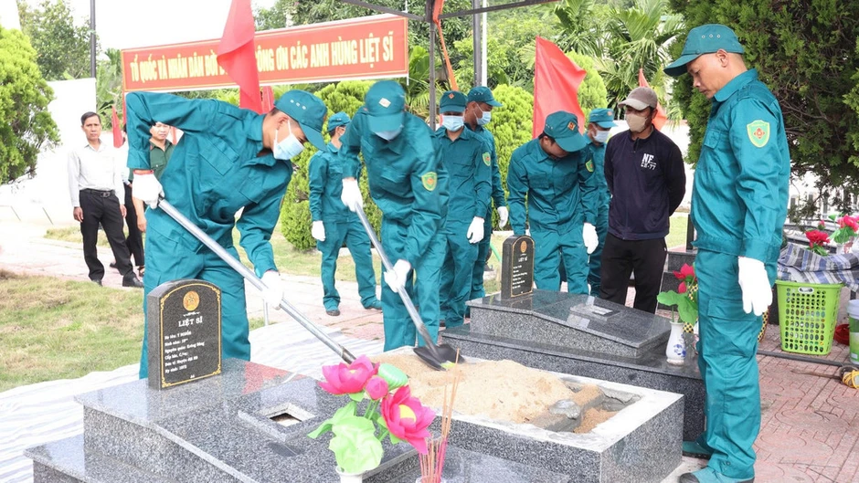 Lấy mẫu sinh phẩm xác định danh tính 97 hài cốt liệt sĩ tại Nghĩa trang Liệt sĩ xã Krông Bông Lấy mẫu sinh phẩm xác định danh tính 97 hài cốt liệt sĩ tại Nghĩa trang Liệt sĩ xã Krông Bông