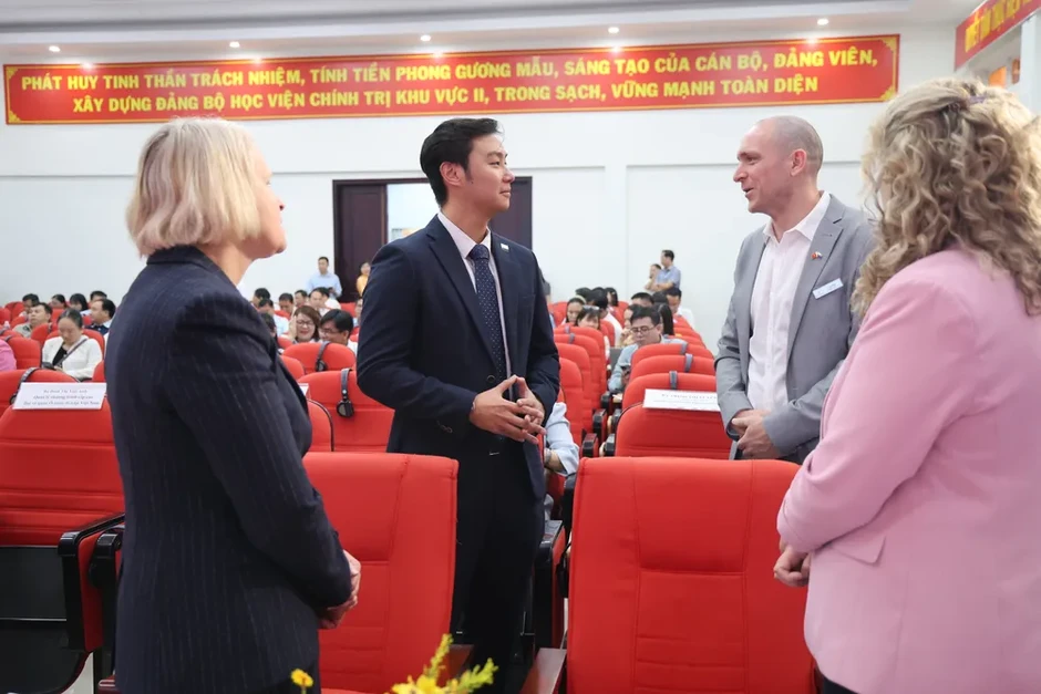 Lấy người dân làm trung tâm trong quản trị đô thị phức hợp