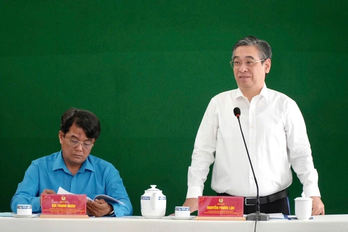 Lấy sự thụ hưởng của công nhân - lao động là trung tâm Lấy sự thụ hưởng của công nhân - lao động là trung tâm