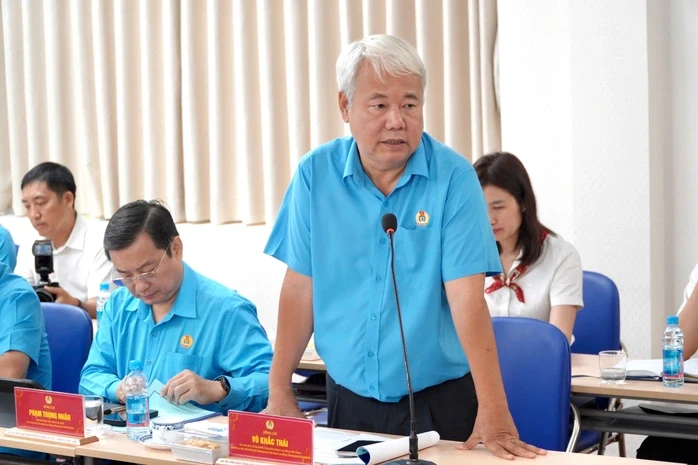 Lấy sự thụ hưởng của công nhân - lao động là trung tâm Lấy sự thụ hưởng của công nhân - lao động là trung tâm