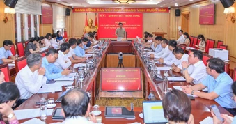 Lấy ý kiến vào dự thảo Quy định của Ban Bí thư về kết nạp học sinh, sinh viên vào Đảng