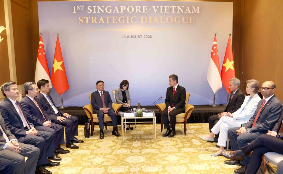 Lễ đón Thường trực Ban Bí thư Trần Cẩm Tú thăm chính thức Singapore Lễ đón Thường trực Ban Bí thư Trần Cẩm Tú thăm chính thức Singapore