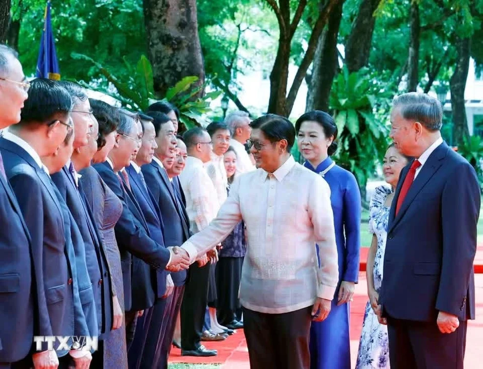 Lễ đón Tổng Bí thư, Chủ tịch nước Tô Lâm và Phu nhân tại Philippines Lễ đón Tổng Bí thư, Chủ tịch nước Tô Lâm và Phu nhân tại Philippines