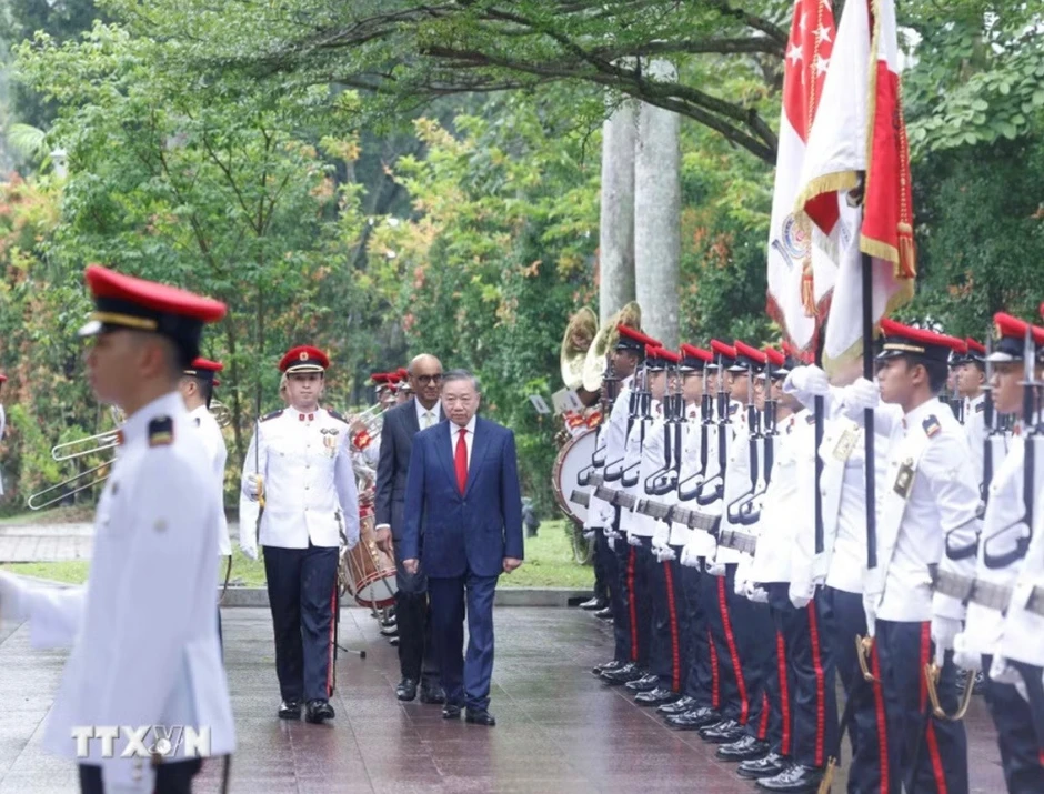 Lễ đón trọng thể Tổng Bí thư, Chủ tịch nước Tô Lâm và Phu nhân tại Singapore Lễ đón trọng thể Tổng Bí thư, Chủ tịch nước Tô Lâm và Phu nhân tại Singapore